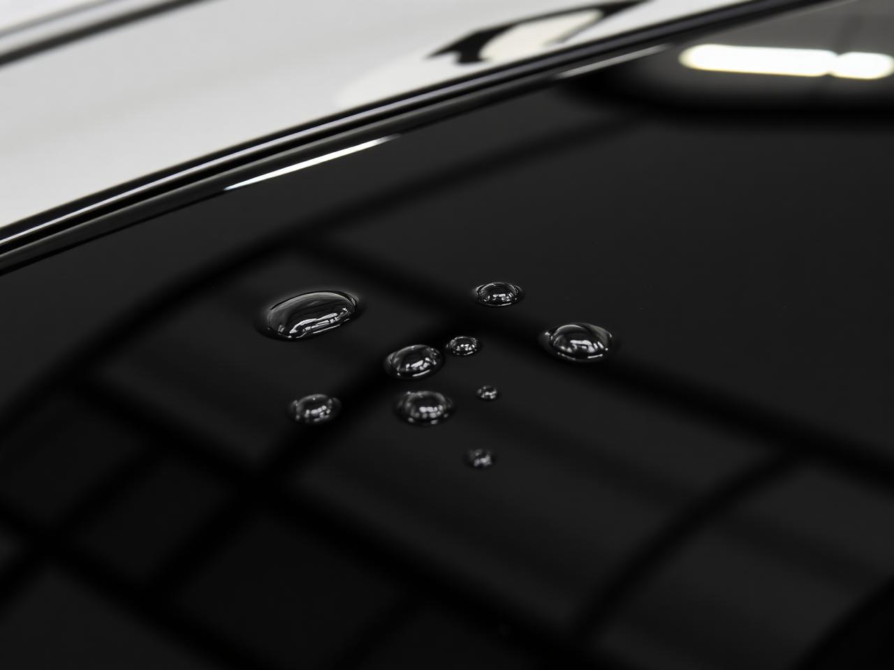 Mirror-polished paintwork